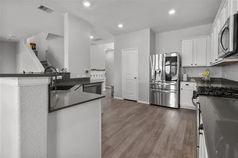 7207 Hillside Avenue Mont Belvieu TX 77523