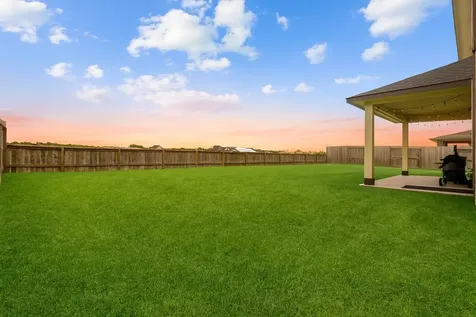 7207 Hillside Avenue Mont Belvieu TX 77523