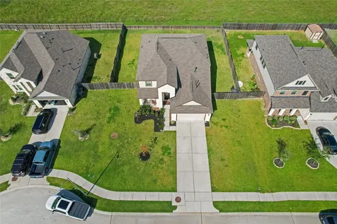 7207 Hillside Avenue Mont Belvieu TX 77523