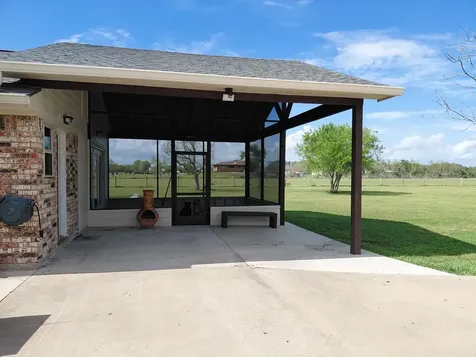 3831 County Road 211 Danbury TX 77534