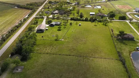 3831 County Road 211 Danbury TX 77534