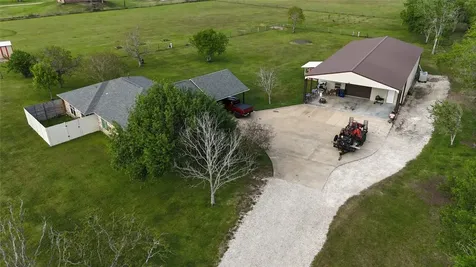 3831 County Road 211 Danbury TX 77534