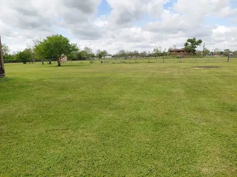 3831 County Road 211 Danbury TX 77534