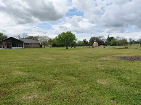 3831 County Road 211 Danbury TX 77534