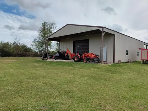 3831 County Road 211 Danbury TX 77534