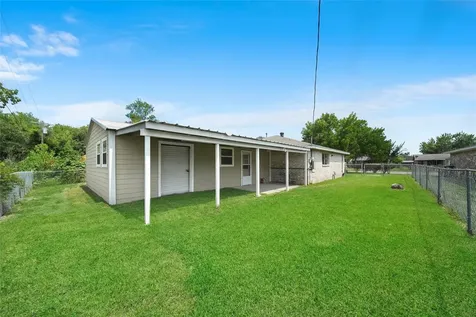 205 Bert Street Angleton TX 77515