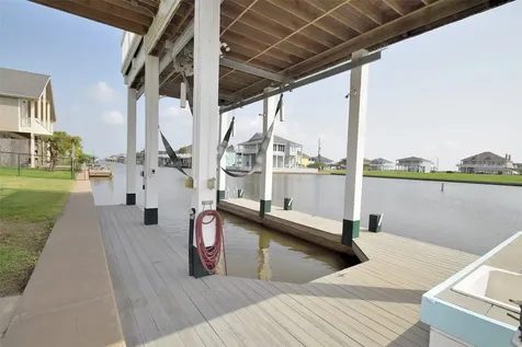 1070 Waterways Drive Crystal Beach TX 77650
