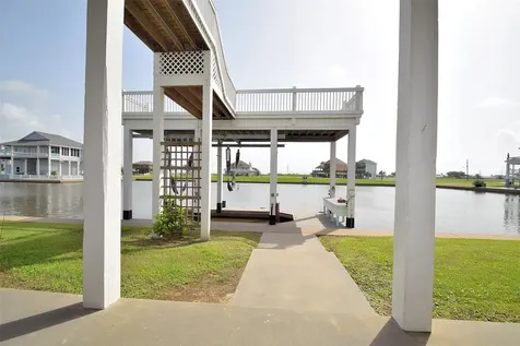 1070 Waterways Drive Crystal Beach TX 77650