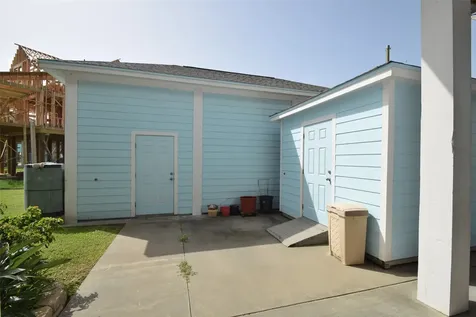 1070 Waterways Drive Crystal Beach TX 77650