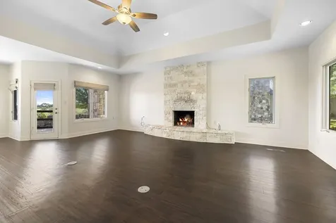 1609 Clubhouse Hill Drive Spicewood TX 78669