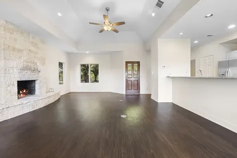 1609 Clubhouse Hill Drive Spicewood TX 78669