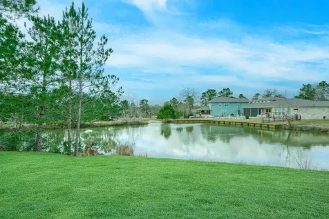 43 Silver Lakes Drive Huntsville TX 77340