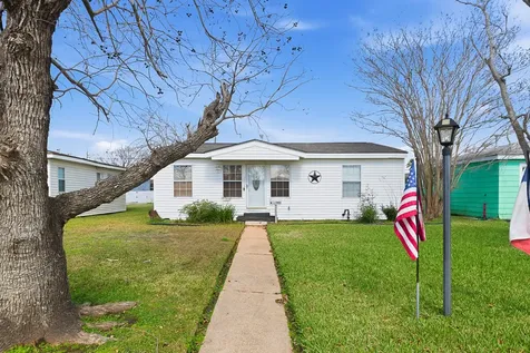 1406 W 6th Street Freeport TX 77541