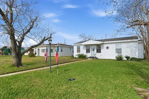 1406 W 6th Street Freeport TX 77541