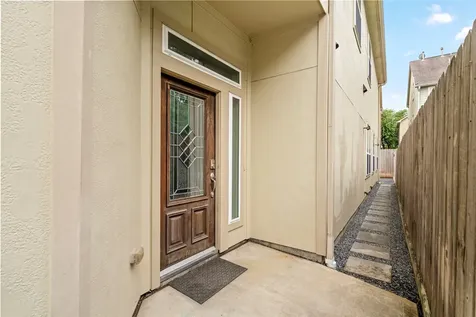 1611 Summer Street B Houston TX 77007