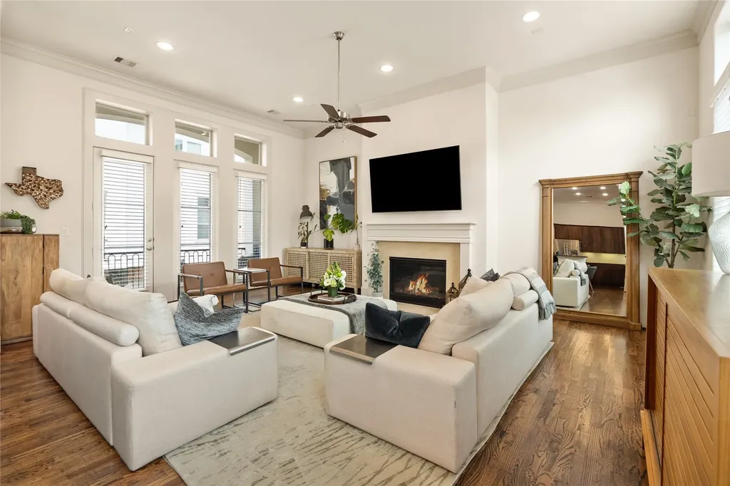 5229 Petty Street A Houston TX 77007