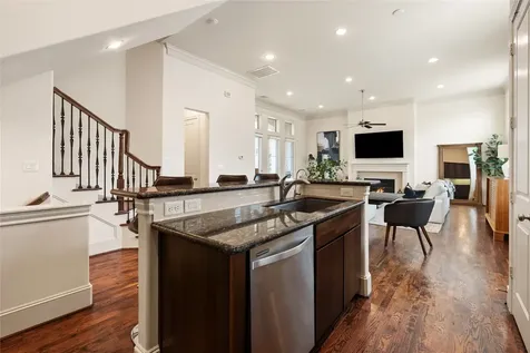 5229 Petty Street A Houston TX 77007