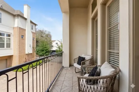 5229 Petty Street A Houston TX 77007