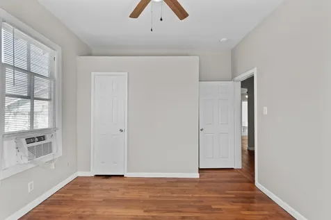 4020 Avenue O 1/2 Up Galveston TX 77550