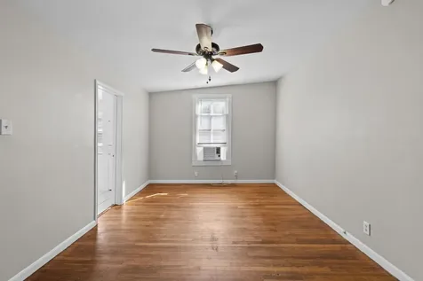 4020 Avenue O 1/2 Up Galveston TX 77550