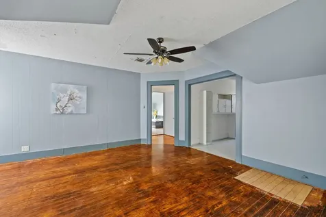 602 W Sealy Street Alvin TX 77511