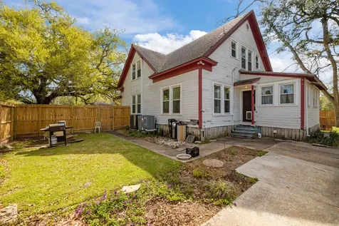 602 W Sealy Street Alvin TX 77511