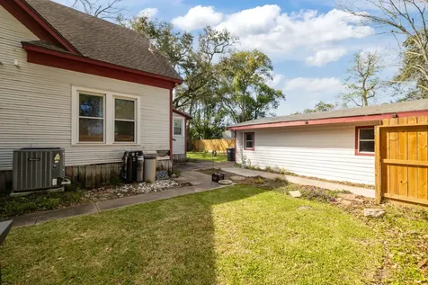 602 W Sealy Street Alvin TX 77511