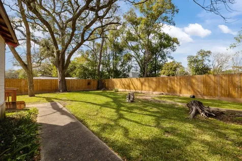 602 W Sealy Street Alvin TX 77511