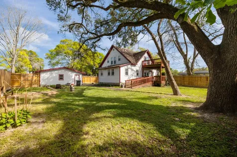602 W Sealy Street Alvin TX 77511