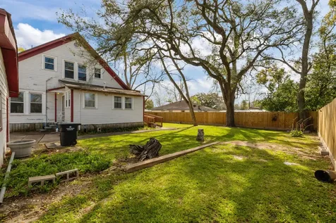 602 W Sealy Street Alvin TX 77511