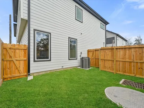 241 Rebecca Street B Houston TX 77022