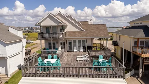 925 Tiki Drive Tiki Island TX 77554