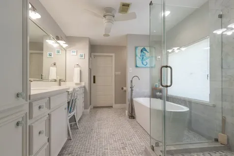 925 Tiki Drive Tiki Island TX 77554
