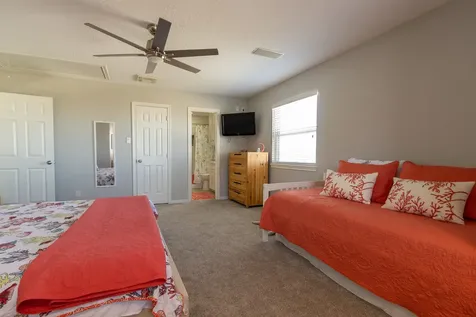 925 Tiki Drive Tiki Island TX 77554