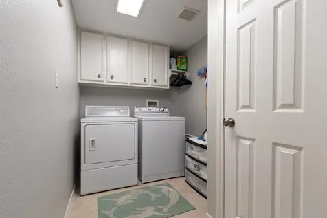 925 Tiki Drive Tiki Island TX 77554