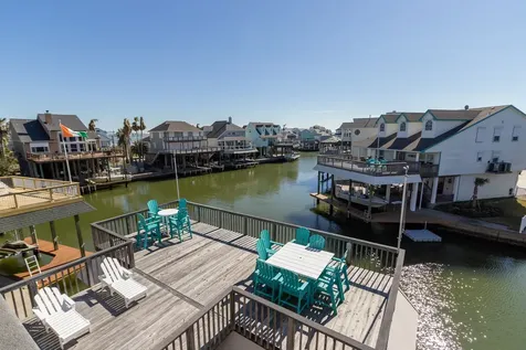 925 Tiki Drive Tiki Island TX 77554