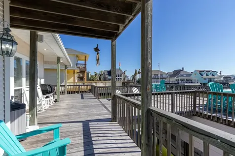925 Tiki Drive Tiki Island TX 77554