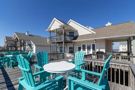 925 Tiki Drive Tiki Island TX 77554