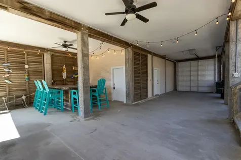 925 Tiki Drive Tiki Island TX 77554