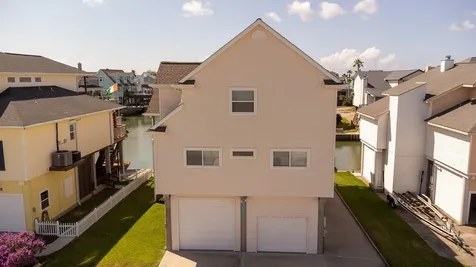 925 Tiki Drive Tiki Island TX 77554