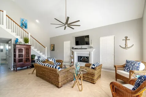 925 Tiki Drive Tiki Island TX 77554
