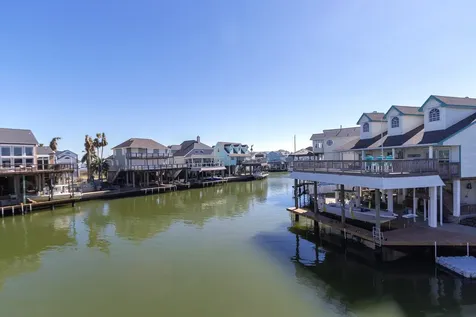 925 Tiki Drive Tiki Island TX 77554