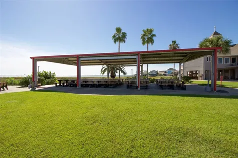 925 Tiki Drive Tiki Island TX 77554