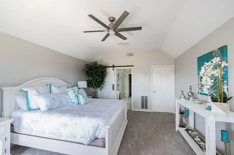925 Tiki Drive Tiki Island TX 77554