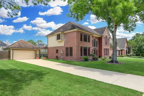 1611 Falcon Ridge Boulevard Friendswood TX 77546