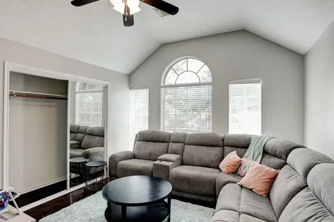 1611 Falcon Ridge Boulevard Friendswood TX 77546