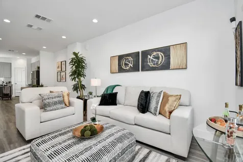 2004 Laverne Willow Lane B Houston TX 77080