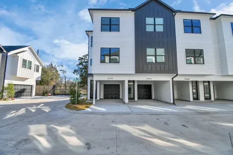 2004 Laverne Willow Lane B Houston TX 77080