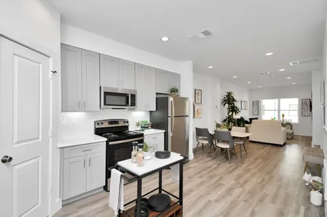 2004 Laverne Willow Lane B Houston TX 77080