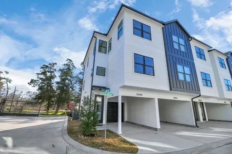 2004 Laverne Willow Lane B Houston TX 77080